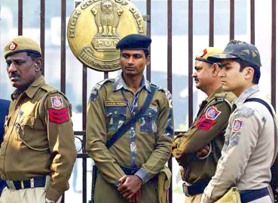 delhi-police-out-side-the-h