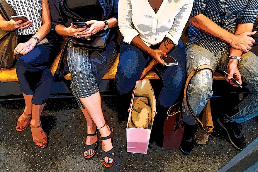 adult-cellphone-communication-1350611