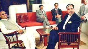 Subhash Chandra with father Nand Kishore Goenka and brothers Laxmi Narain Goel, Jawahar Goel and Ashok Goe